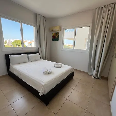 Cosy 2br Family - Mythical Sands Apartment *